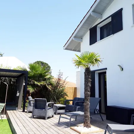 Magnifique Avec Piscine Chauffee Villa